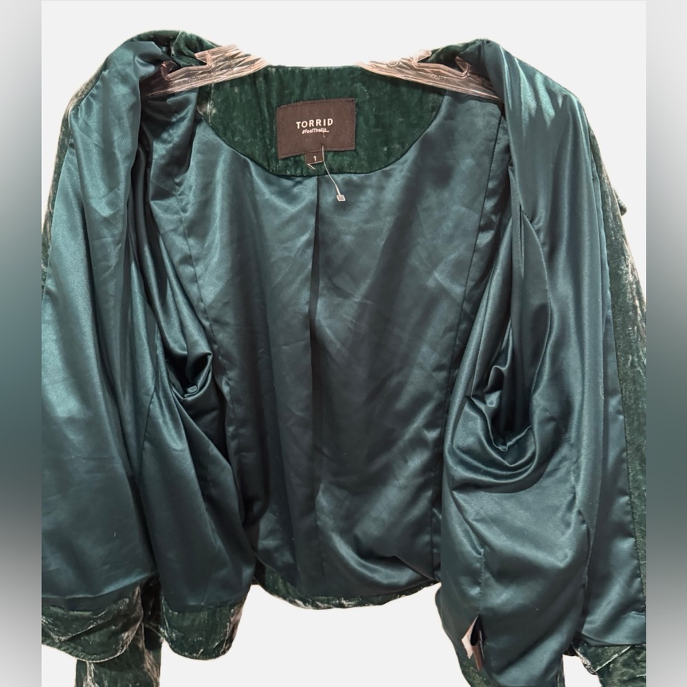 Torrid | Velvet Moto Jacket – Botanical Garden Green – Luxe Soft Texture - Picture 10 of 14